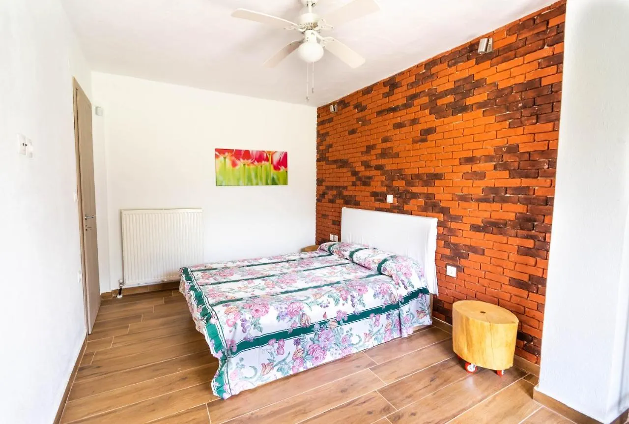 Stone House & Apartments Stavros  Guest house Stavros (Thessaloniki)