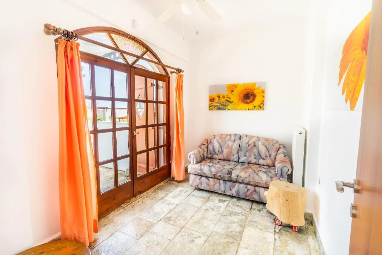 Stone House & Apartments Stavros  Guest house