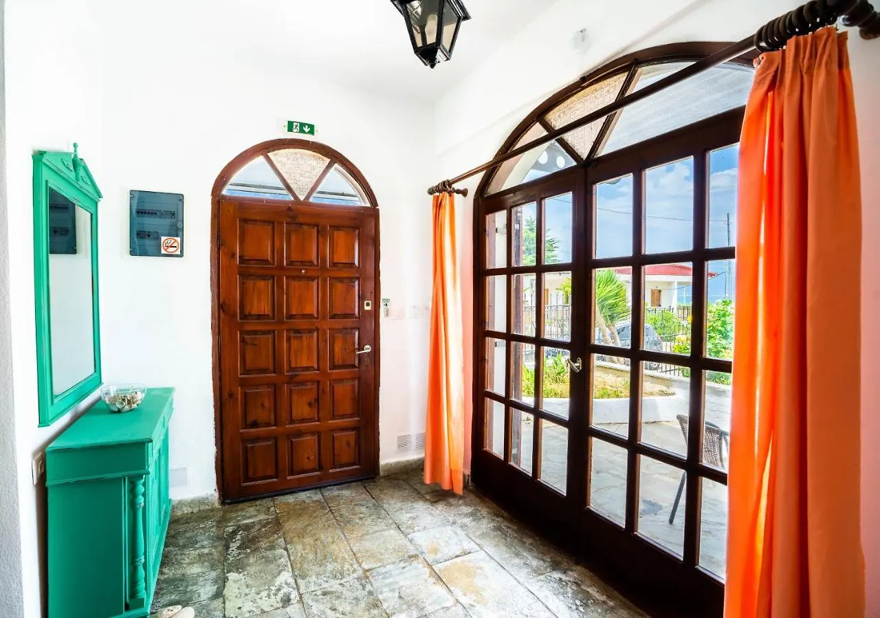 Guest house Stone House & Apartments Stavros